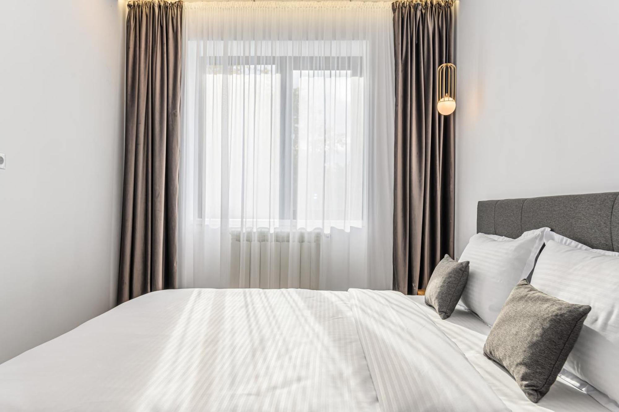 Koa - Davino Aparthotel Braşov Værelse billede
